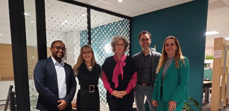 Ephrem Tesfay, Erwin Bleumink and Prof. dr. Mirella Minkman with Dr. Niamh Lennox-Chhugani, IFIC’s CEO, and Prof. Áine Carroll, chair of IFIC’s Board.