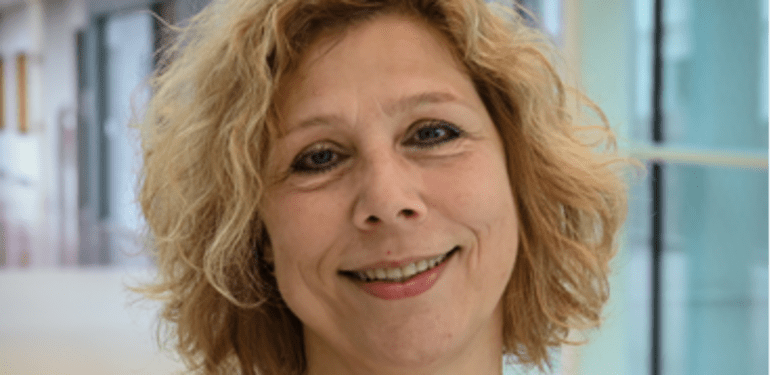 Een foto van de geïnterviewde Irma Jansen 